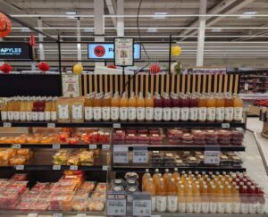 Boisson bio au baobab BARIBA en rayon chez Leclerc Le Mans, boisson saine et vegan fabriquée en France, riche en vitamine C