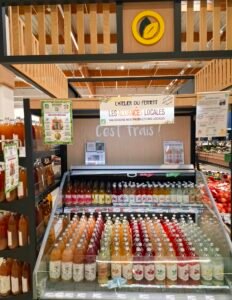 Boisson bio BARIBA au baobab en rayon chez Leclerc à Saint-Berthevin (Mayenne), présentation en tête de gondole